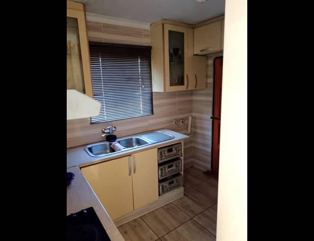 2 BEDROOM HOUSE FOR SALE IN BRAM FISCHERVILLE